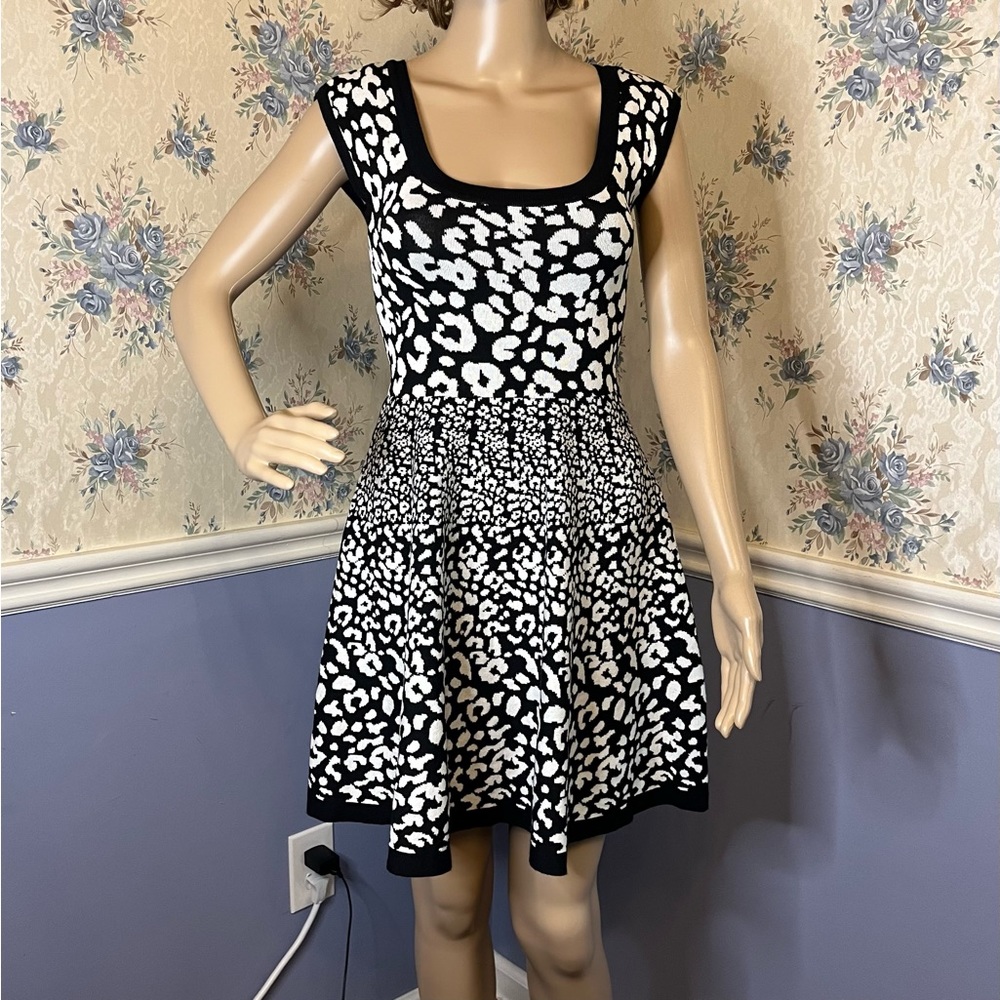 Candies black & white leopard cheetah print sleeveless sweater dress size XS nwt